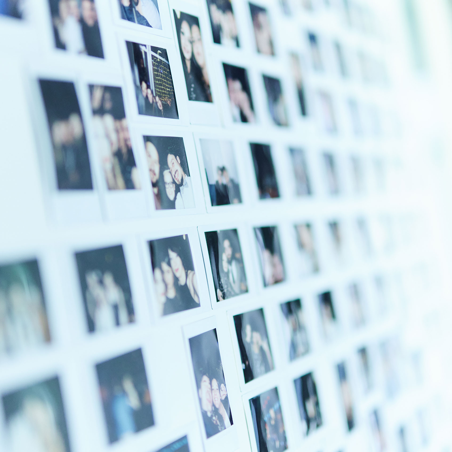 Polaroids-3 Büro Eingang Team Digital